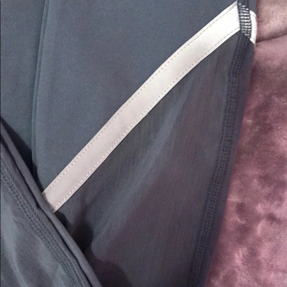 Fabletics solar leggings - Picture 2 of 3